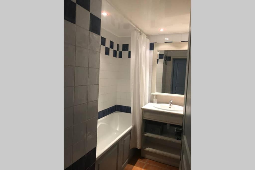 לה קיוטאט Les Terrasses Du Liouquet T2, Piscine , Parking , Mer A 150 M מראה חיצוני תמונה